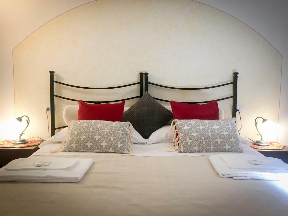 Sui Passi Di Francesco Hotel Valfabbrica Eksteriør billede